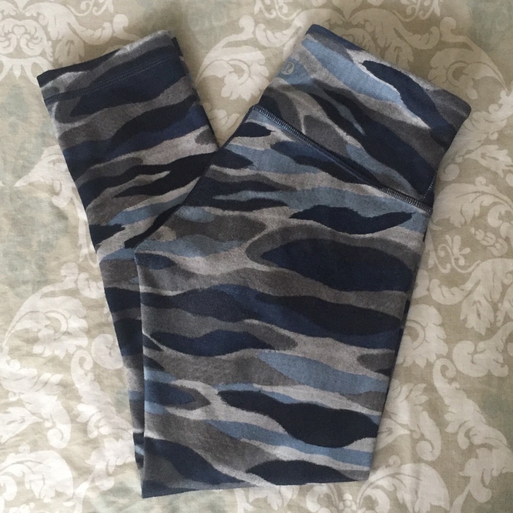 Lululemon Wunder Under Capris Size 4 GUC